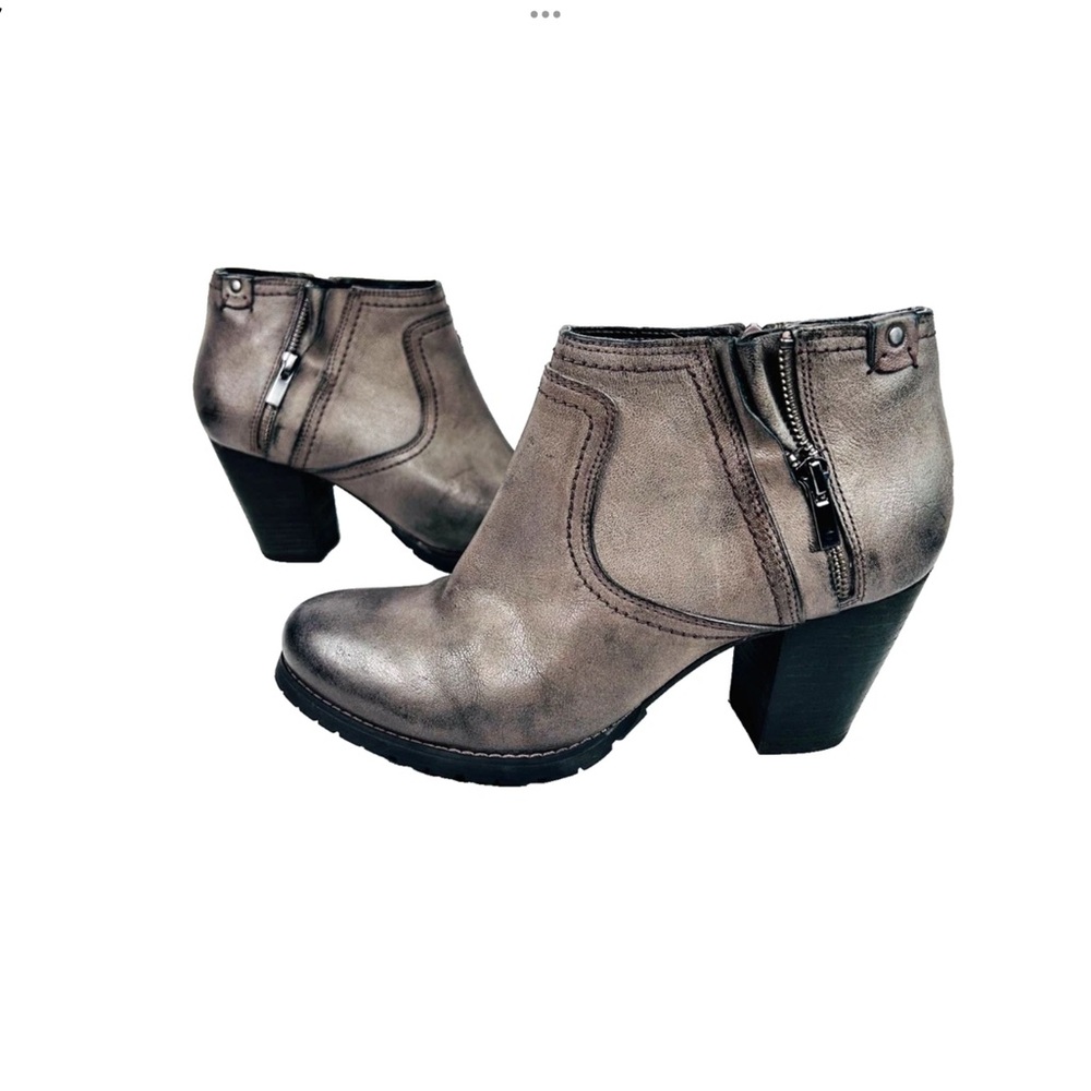 Clarks Artisan Ankle Bootie Leather Distressed Gray Block Heel SZ 9.5 Western